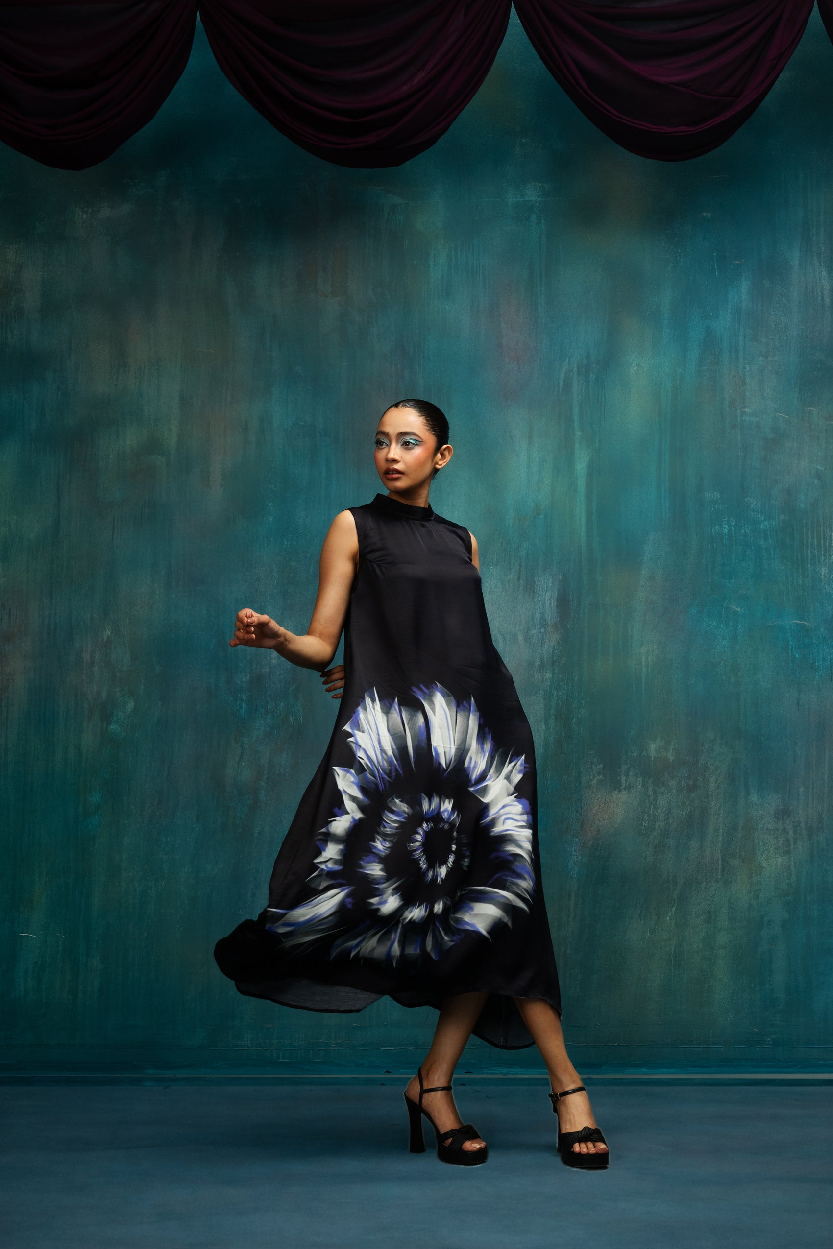 Bloom Flare Midi Dress – Midnight Black