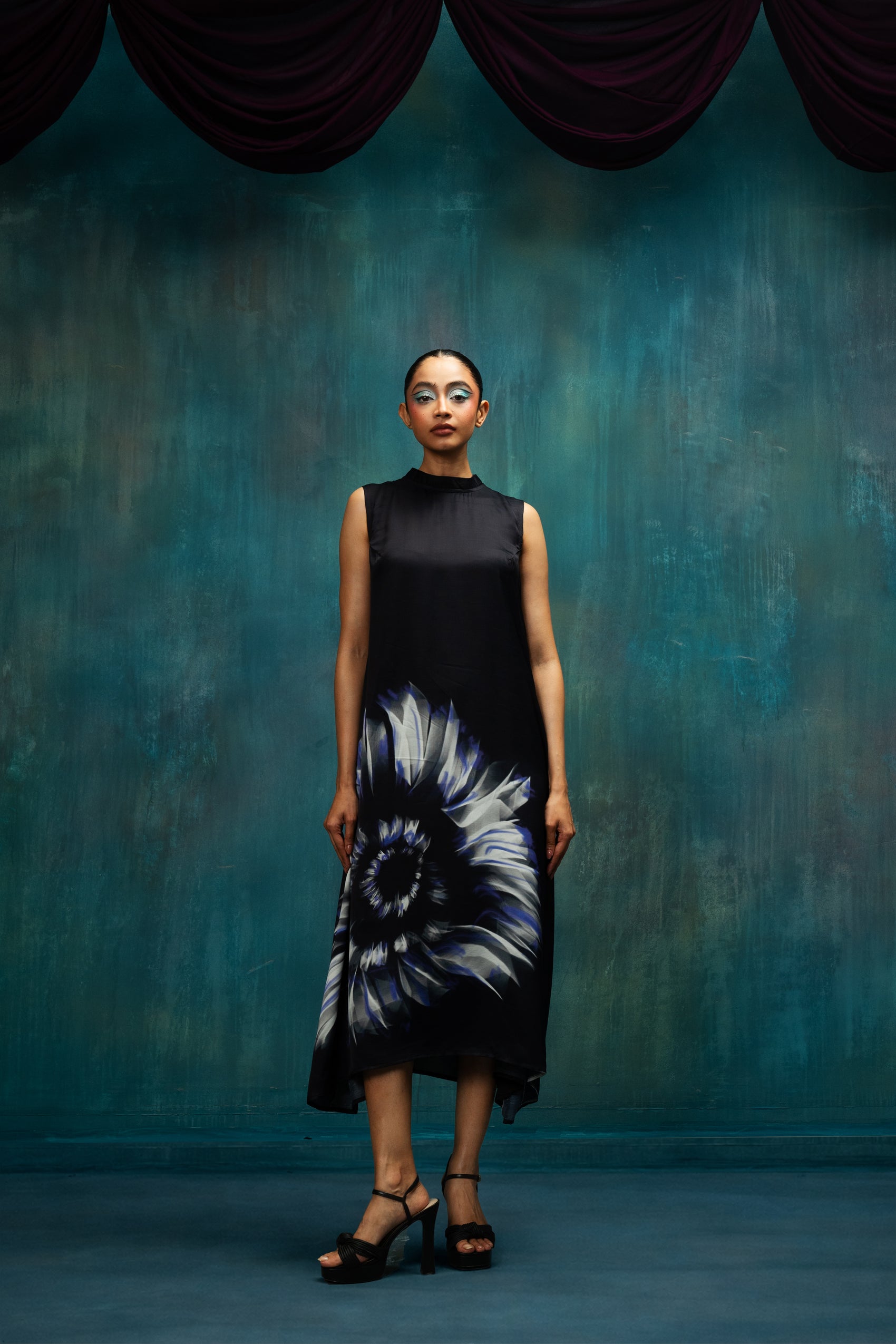 Bloom Flare Midi Dress – Midnight Black