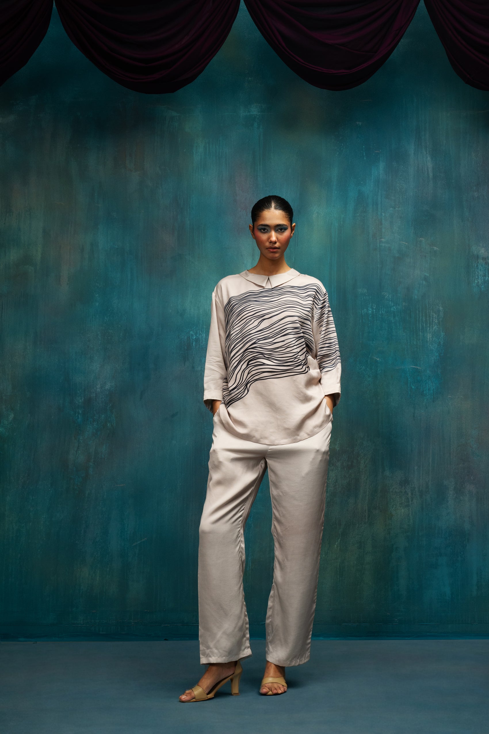 Contour Line Co-ord Set – Ivory Grey