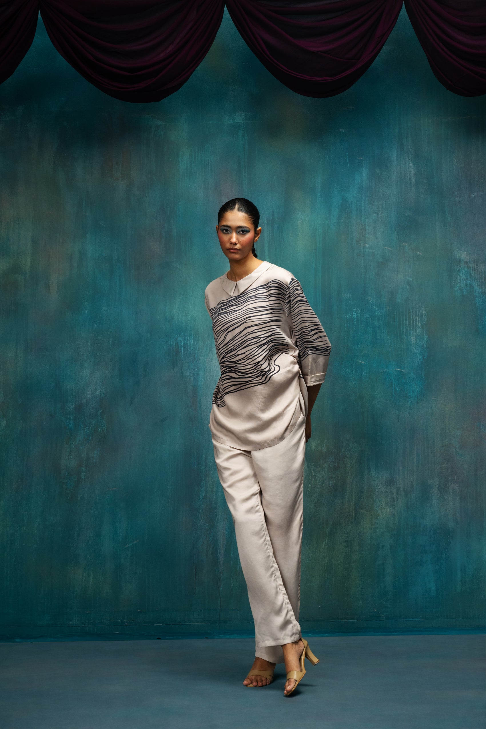 Contour Line Co-ord Set – Ivory Grey