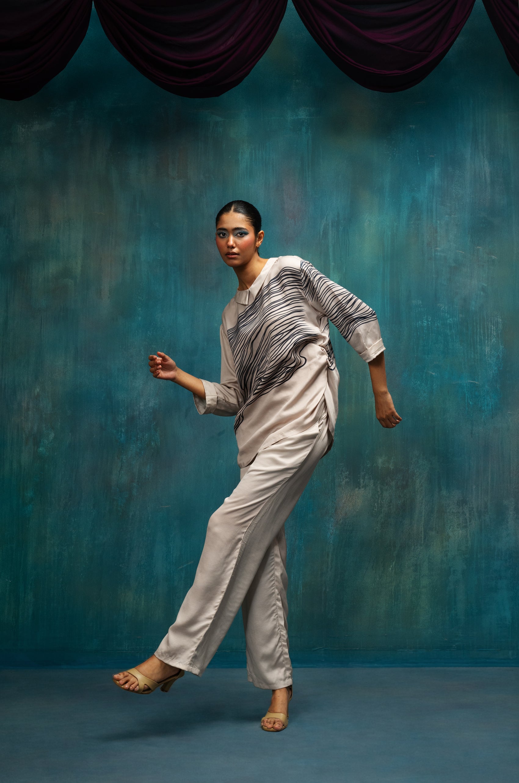 Contour Line Co-ord Set – Ivory Grey