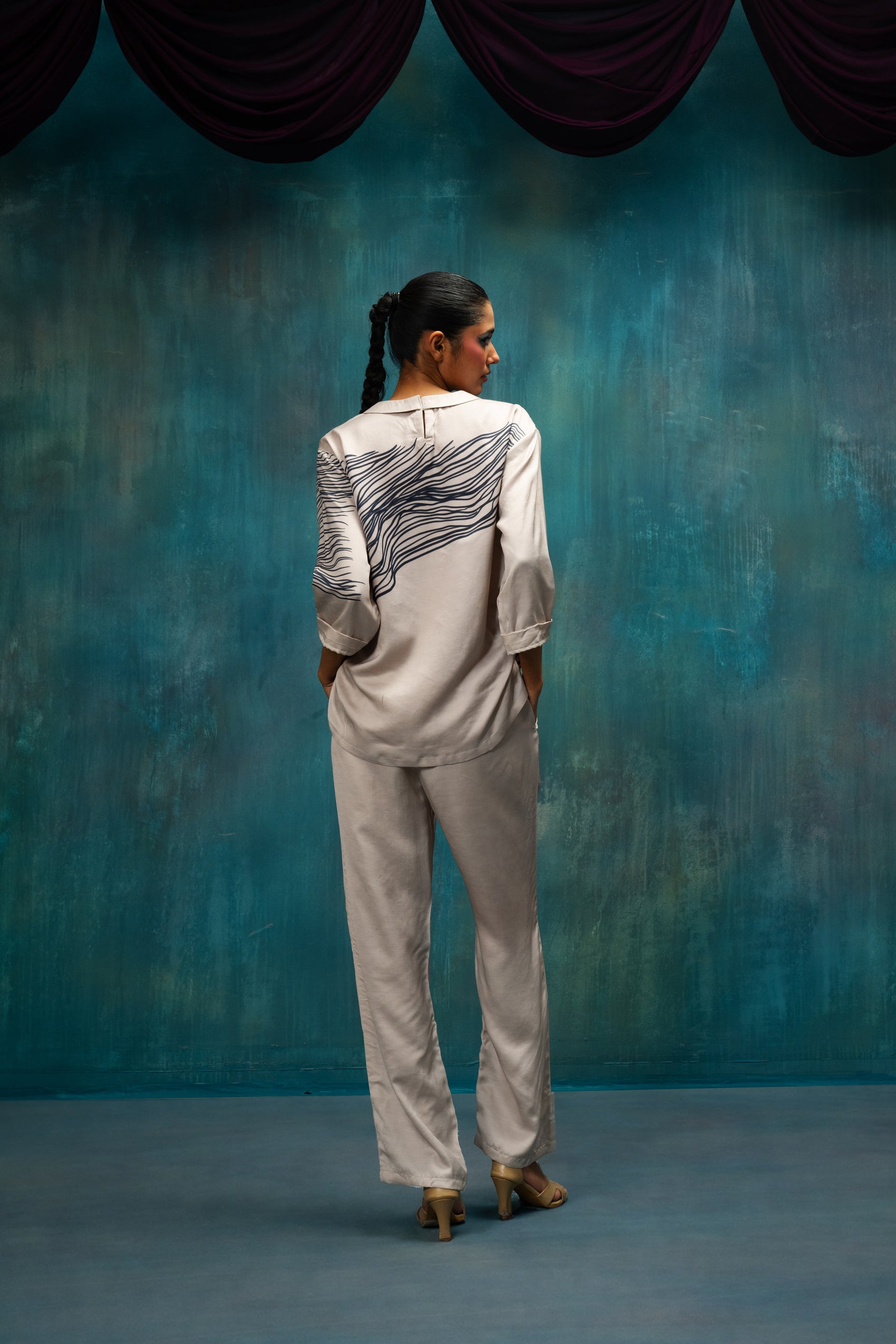 Contour Line Co-ord Set – Ivory Grey